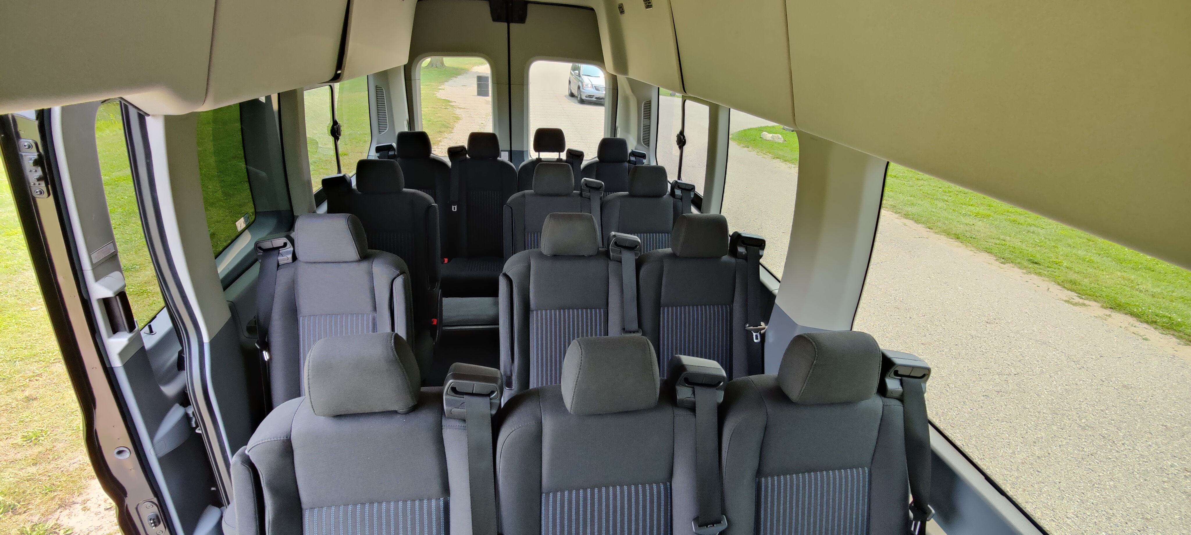 14 Passenger Executive Shuttle Bus Seating 3