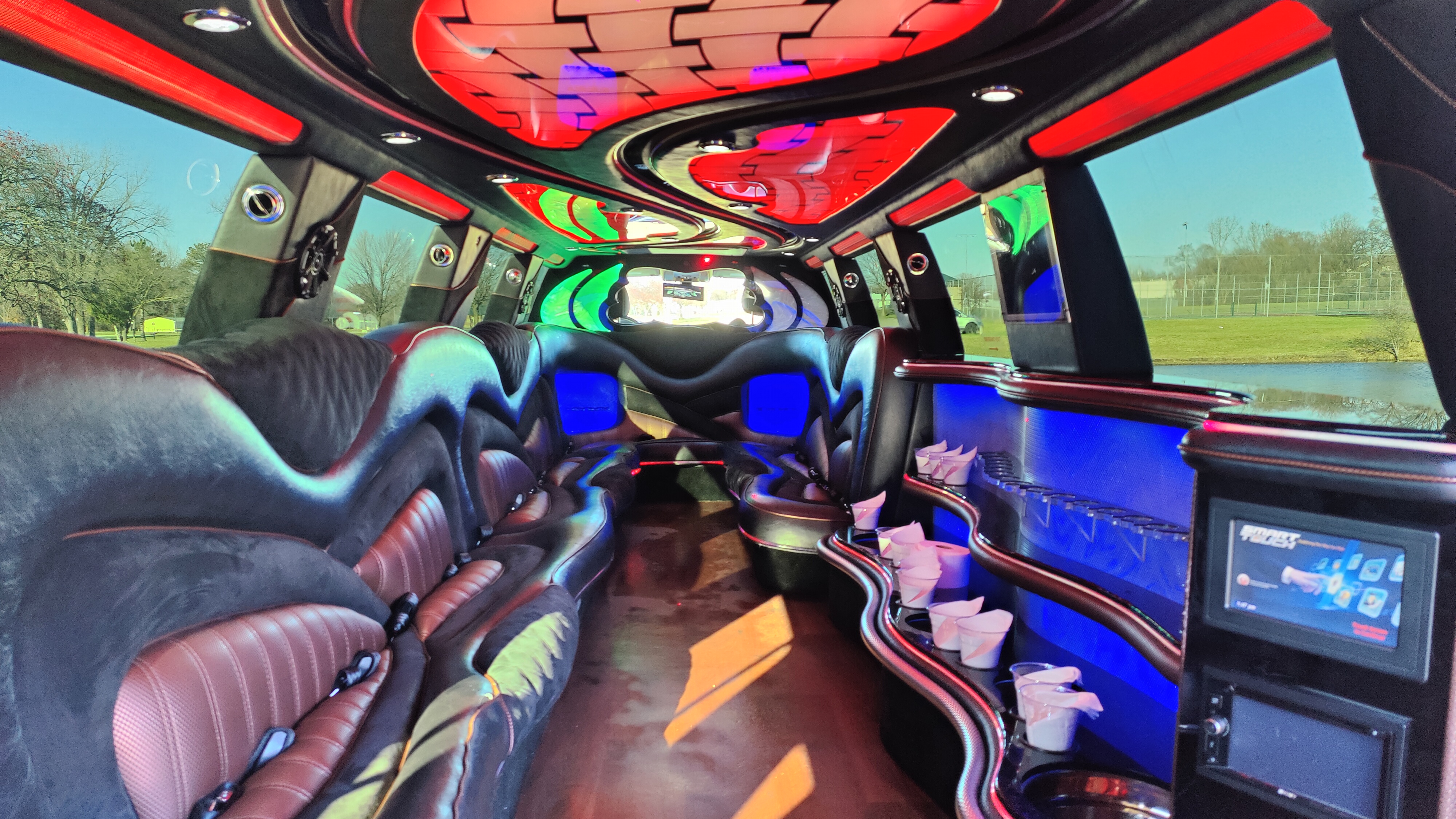 18 Passenger Cadillac Escalade Interior 2