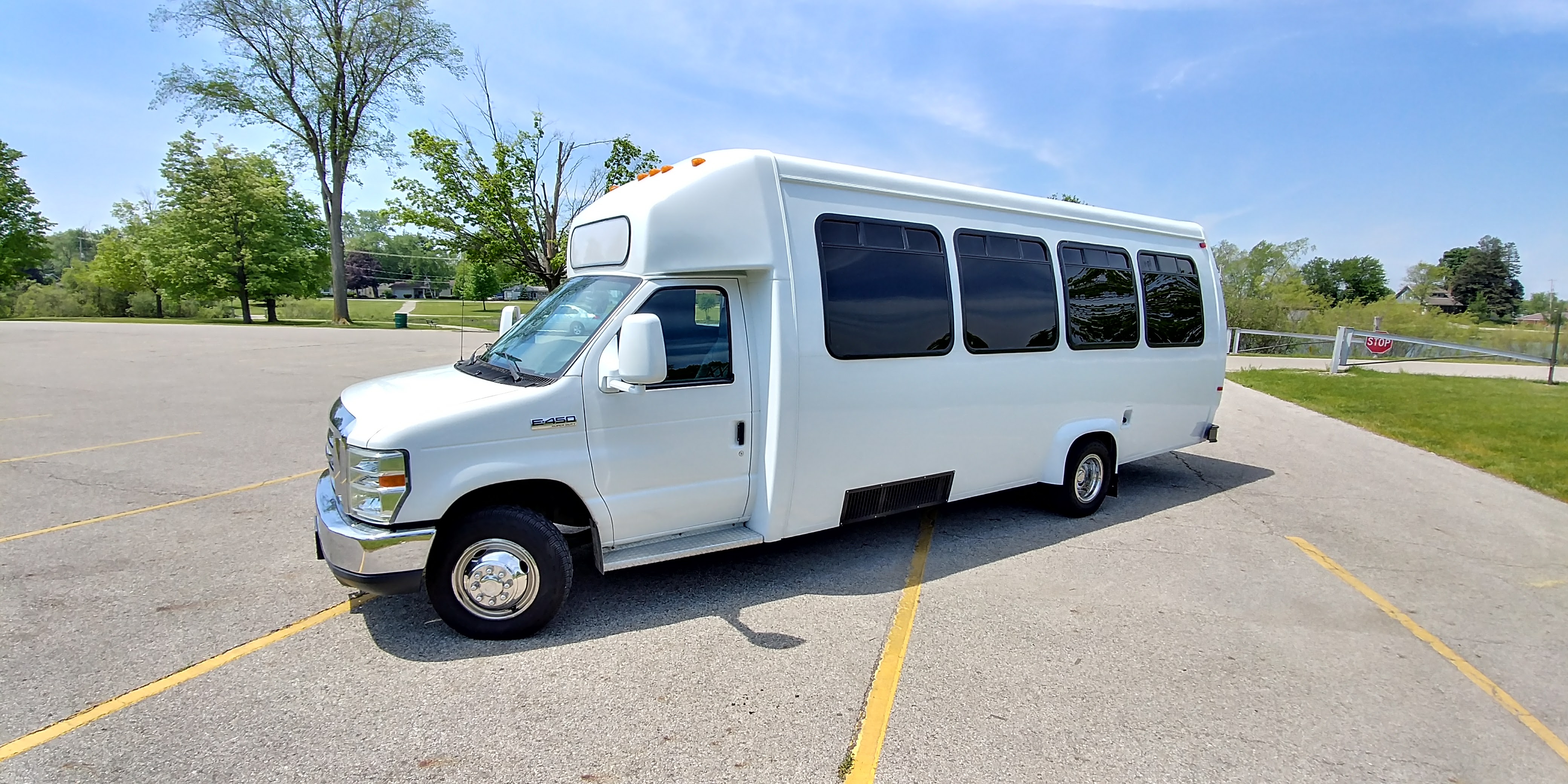 22-3 Passenger Luxury Limo Bus Driver's Side