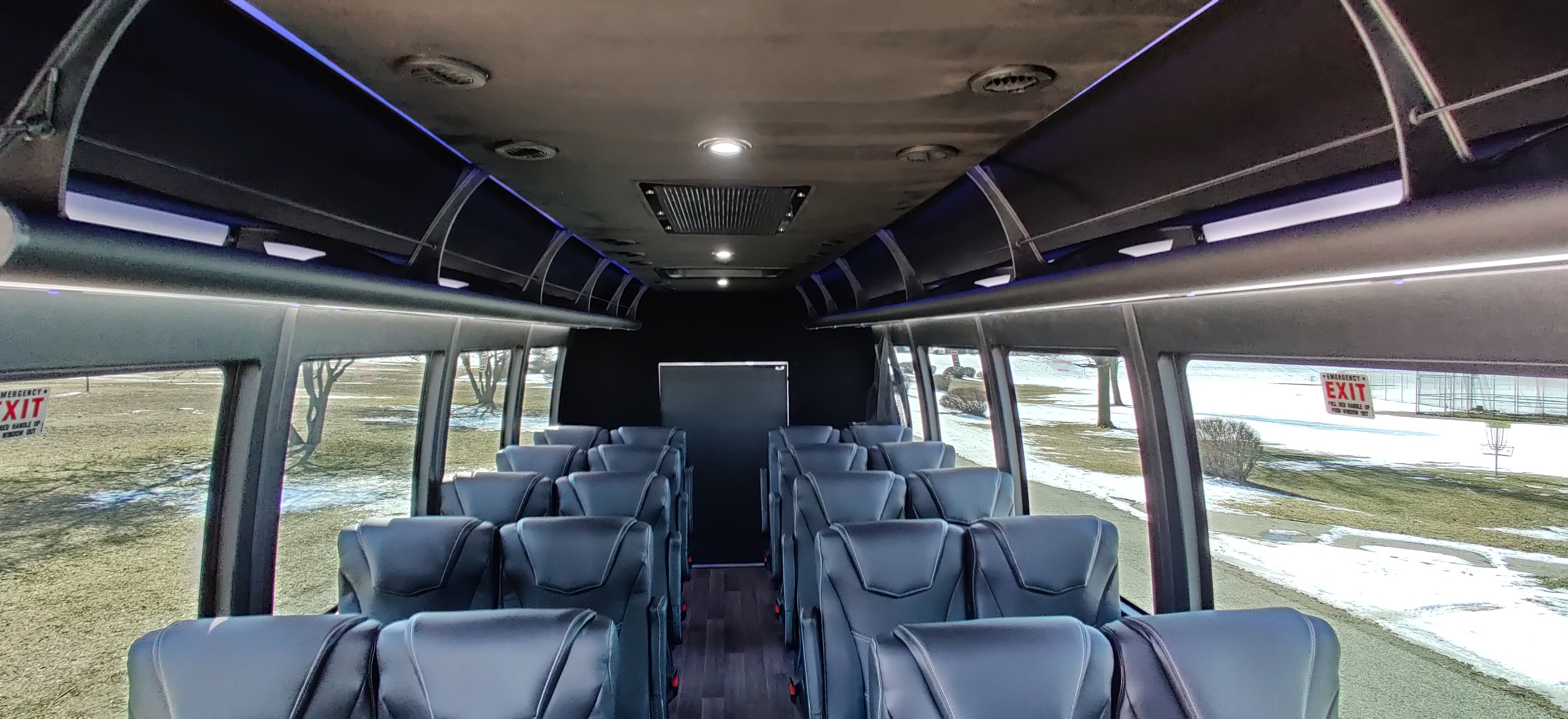 26 Passenger Executive Shuttle Bus Overhead Storage