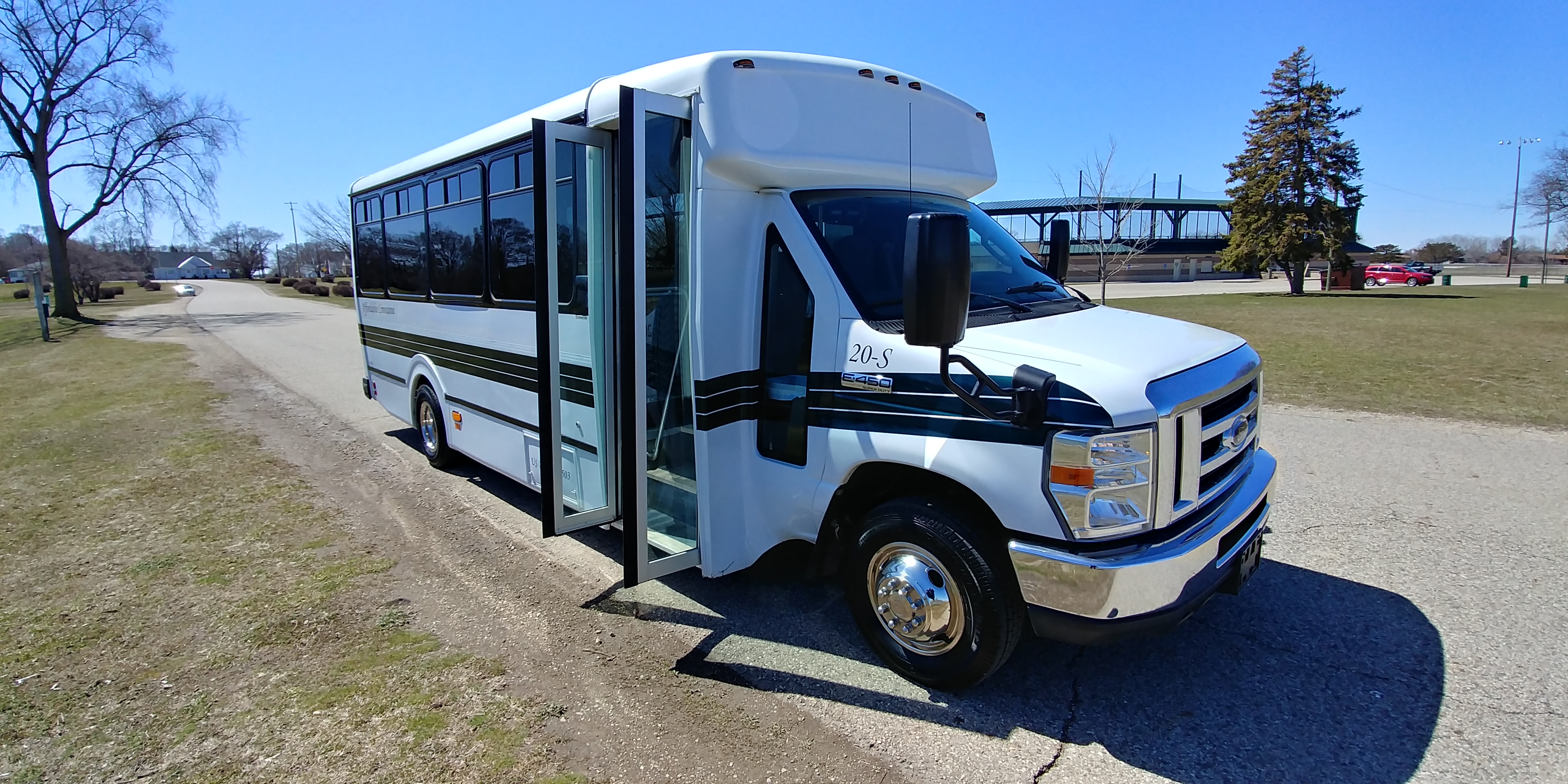 Our Fleet - Affordable Limousine