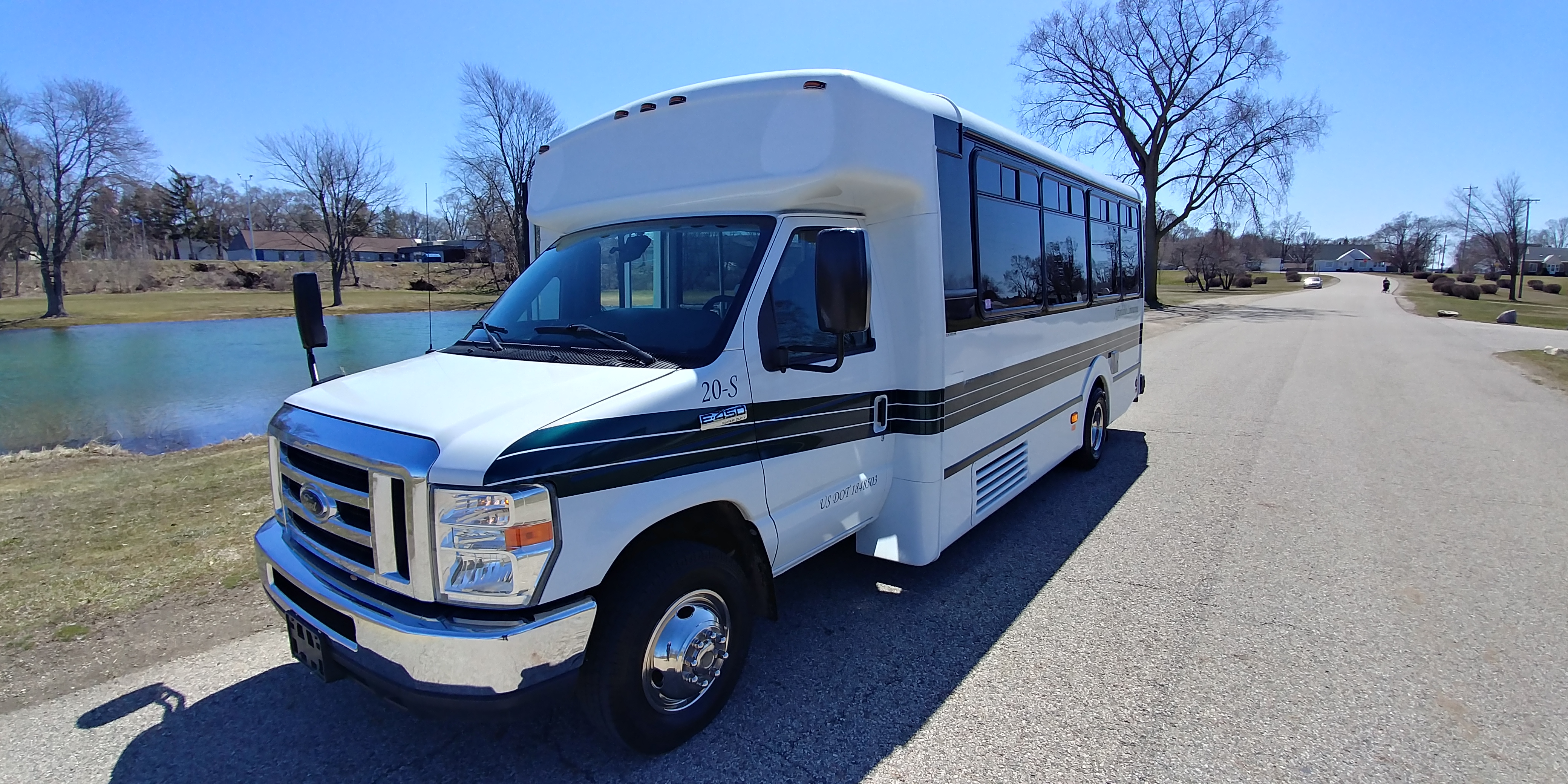 20 Passenger Executive Shuttle Bus - Affordable Limousine