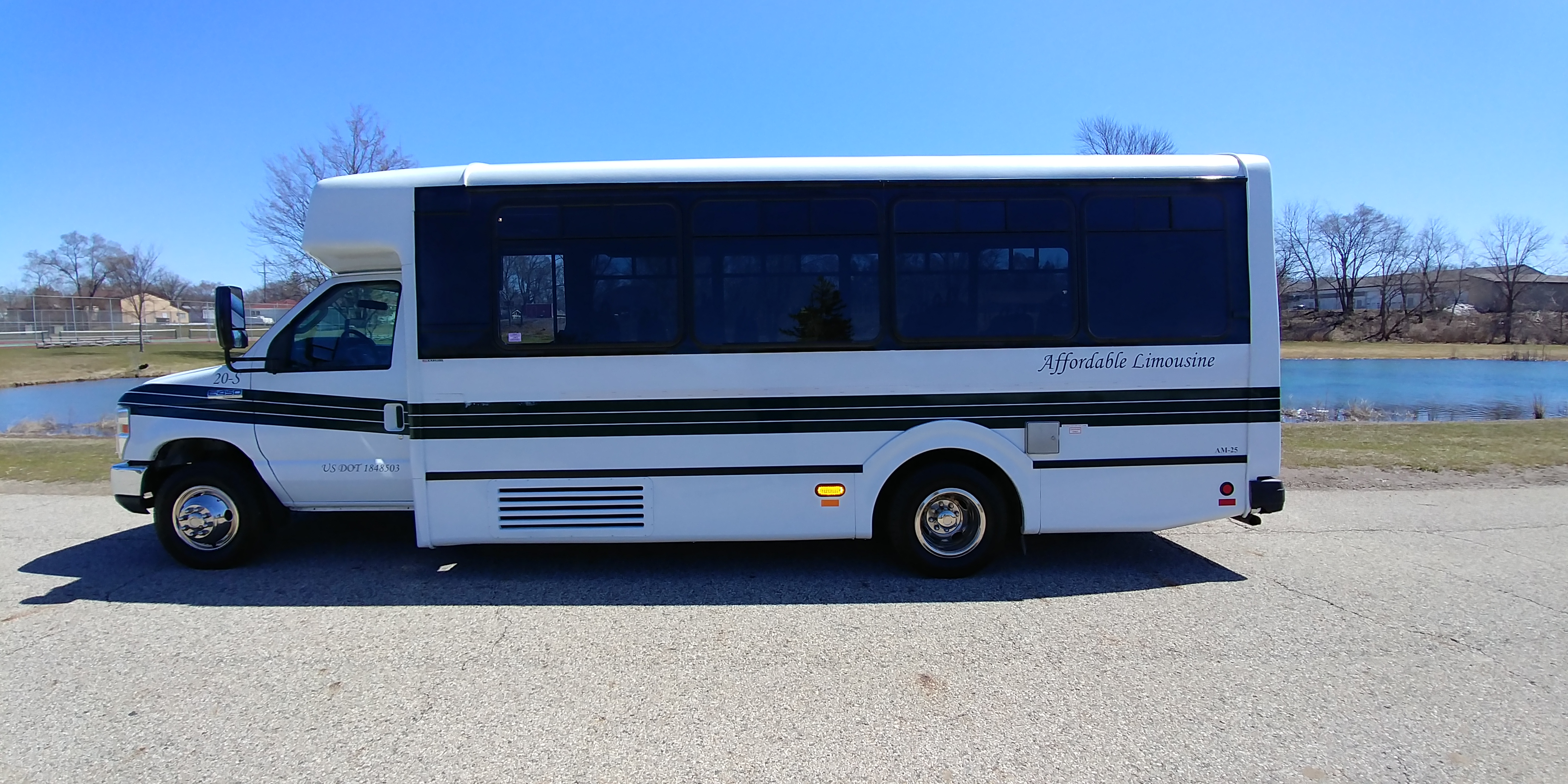 20 Passenger Executive Shuttle Bus - Affordable Limousine