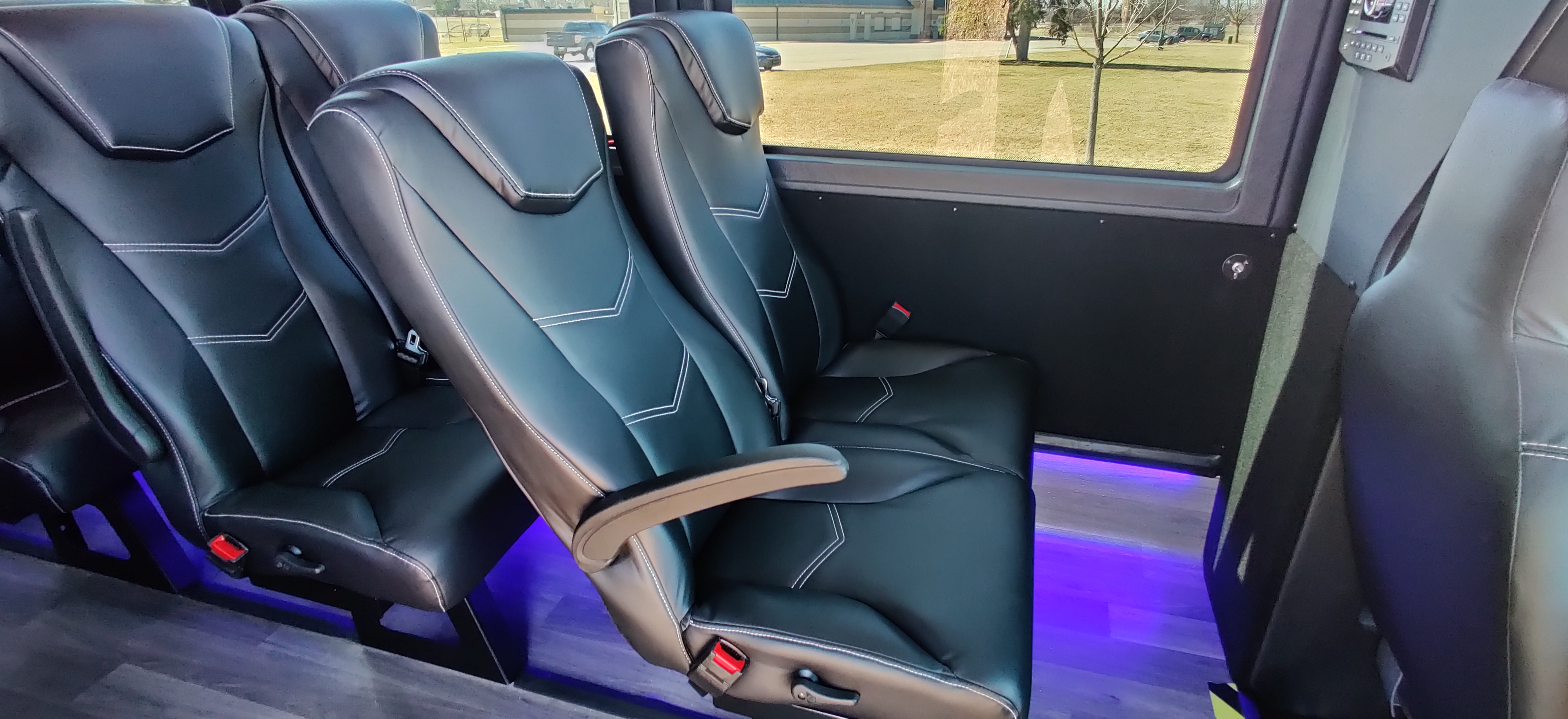 23 Passenger Executive Shuttle Bus Seating Comfort