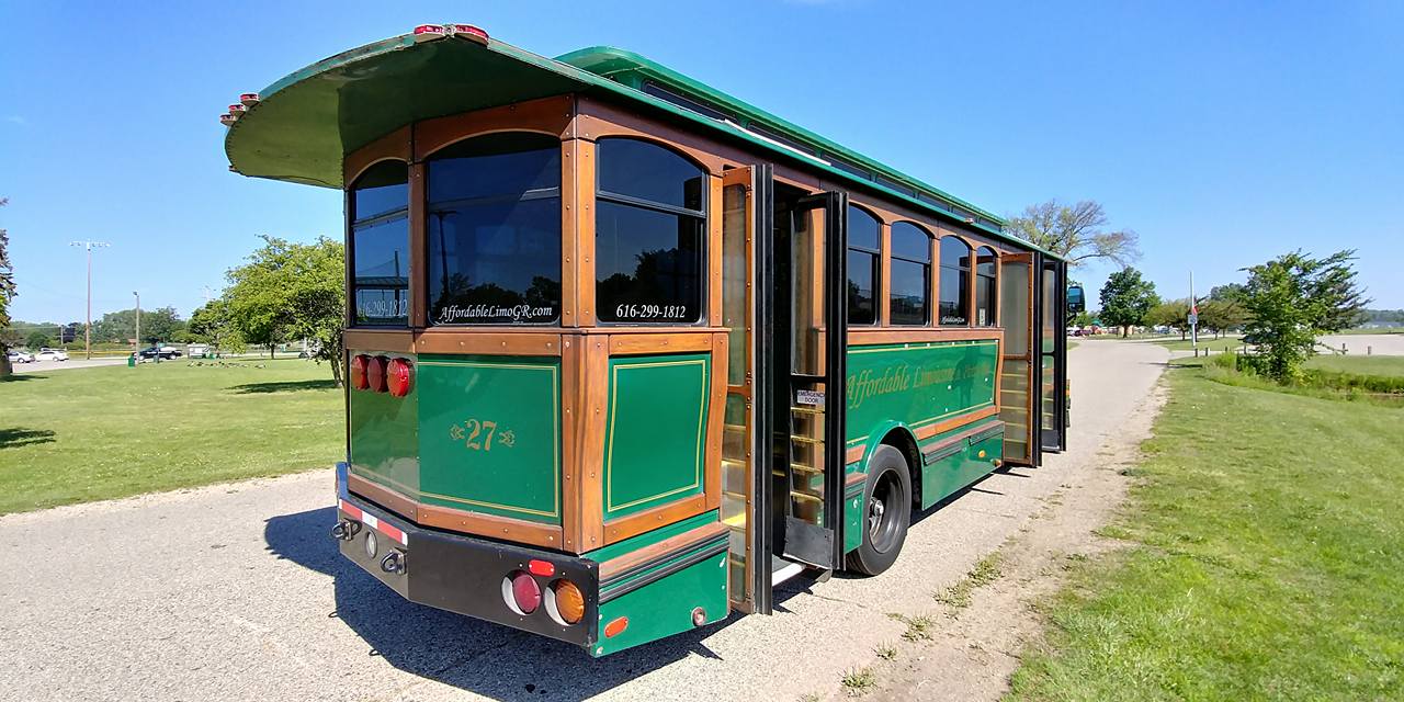 25 Passenger Trolley (#27) Passenger's Side Rear