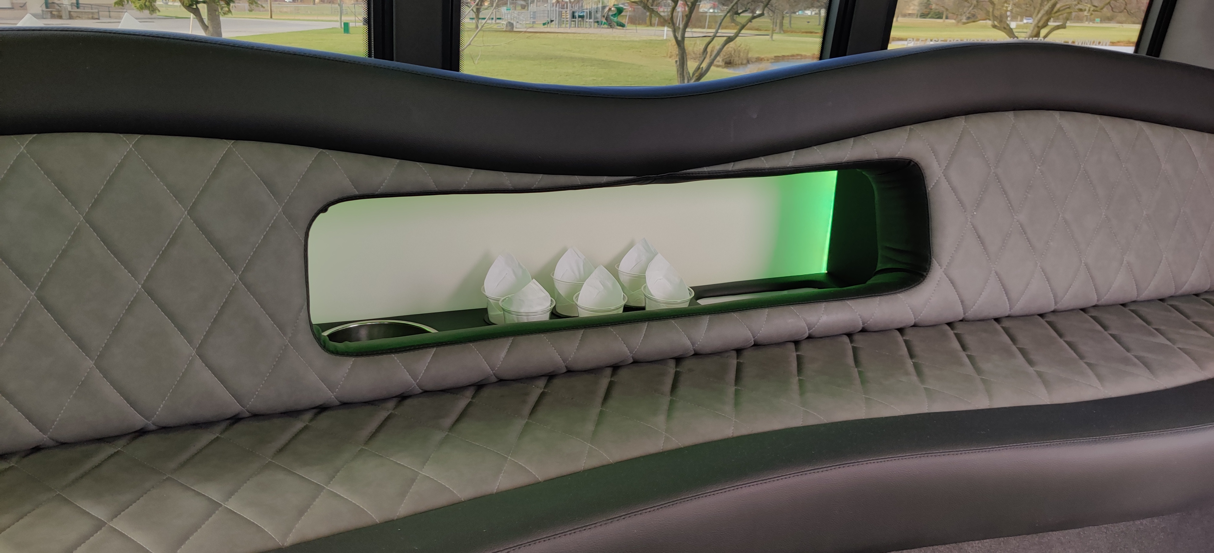 28-2 Passenger Luxury Limo Bus Ice Well 2
